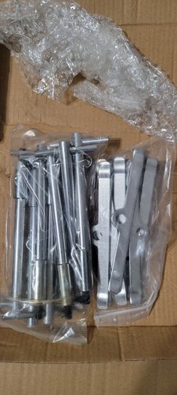 Engine Valve Cover Wing Bolts And Spreader bars