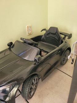 Mercedes-Benz AMG GT Ride-On Toy Car