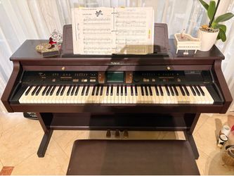 ROLAND KR-7 Digital Piano and Bench (free Piano books included)