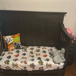 crib/toddler bed 