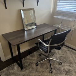 Desk and chair 
