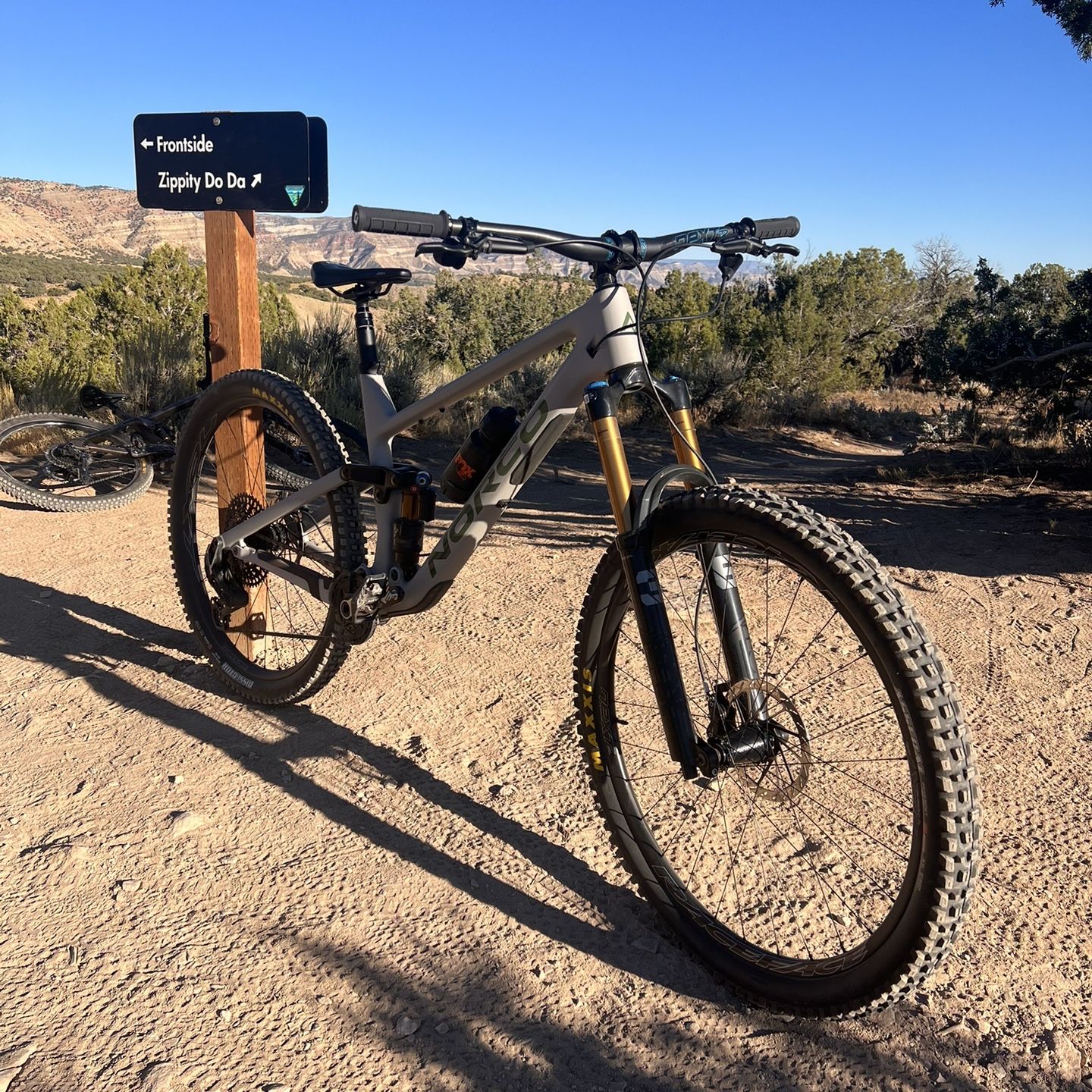 Norco Sight Mountain Bike Low Miles. XL