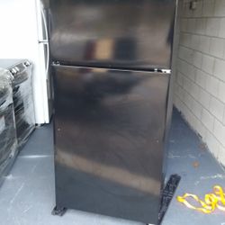 Brand new black refrigerator, delivery available!!!