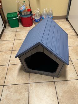 Indoor/outdoor small dog house