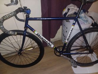 Bianchi pista large medium frame....