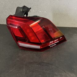 2018-2019-2020-2021-2022-2023 VOLKSWAGEN TIGUAN RIGHT TAIL LIGHT OEM USED