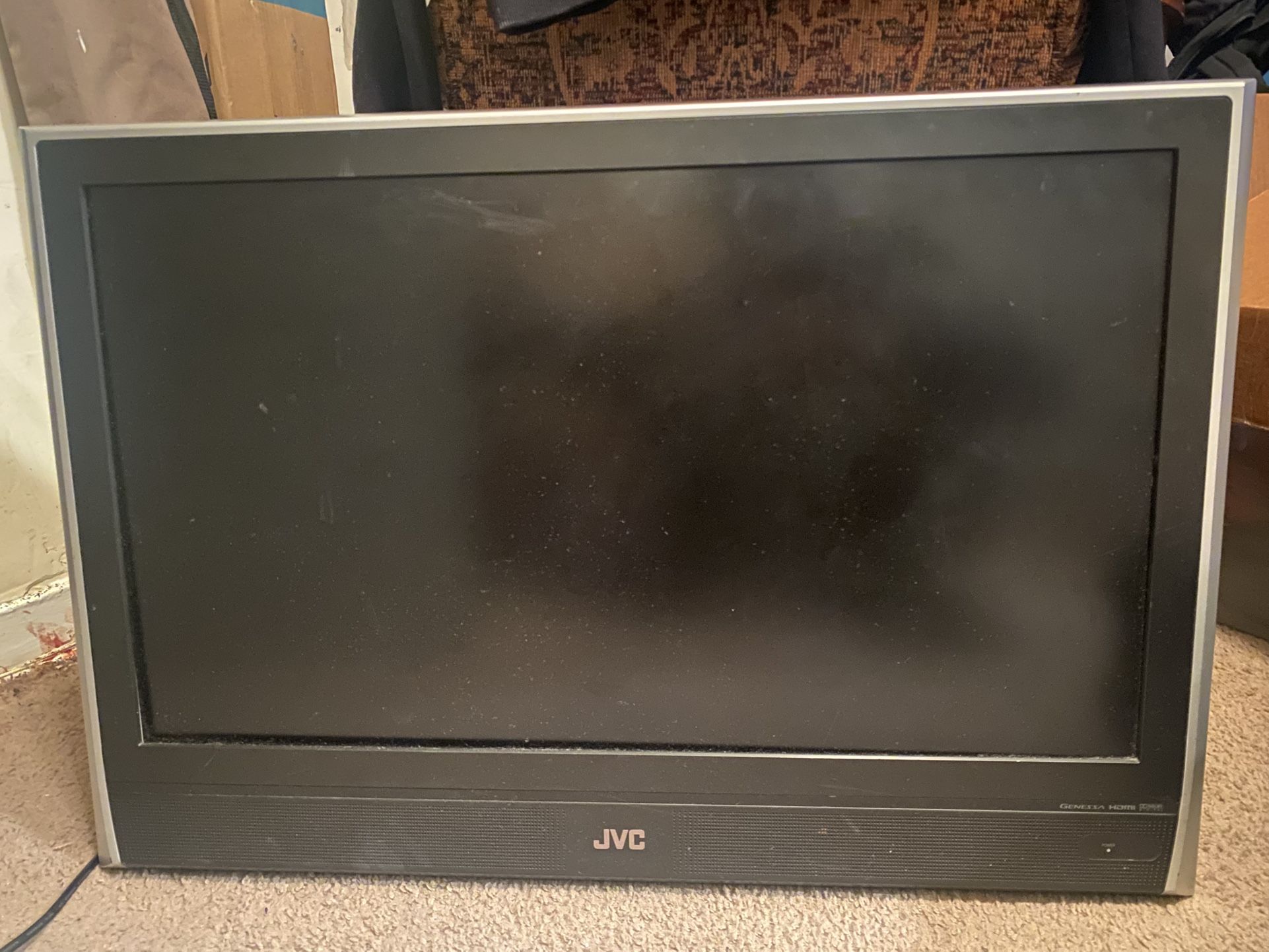 JVC 32 INCH HDTV (WITH WALL BRACKETS)