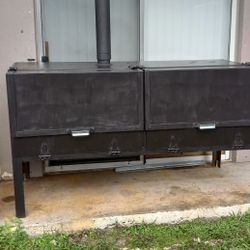 Commercial Bbq, 6' x 3, with refractaires bricks. Can be with weels $2,600 or trailer mounted $ 3,800