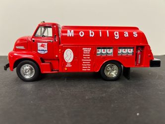 Mobilgas Parkway Mobil 1953 Ford Tanker Truck Model First Gear