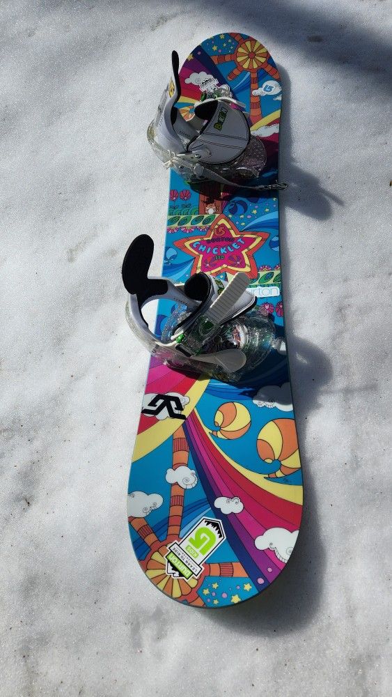 Childerns Burton Chicklet board,bindings and boots