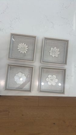 4 piece decorative flowers