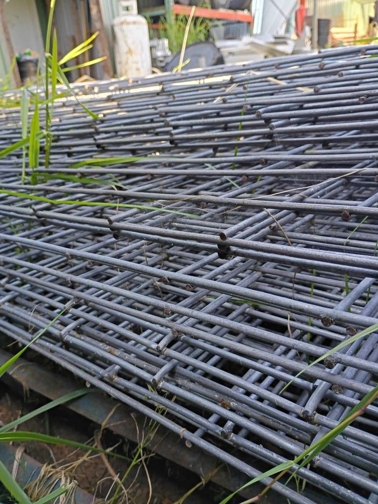 NEW Heavy-Duty 3/16" Welded Wire Mesh Panels - aprox 4.5'x4.5' (20 Available)