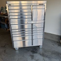 Hammerhead Tool Box