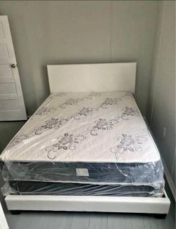 NEVER USED !! ✨  Complete Bed Set✨ Bed frame + Mattress & Spring Box : For Sale Urgently ASAP