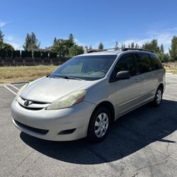 2003 Toyota Sienna, Clean Title, 240k 