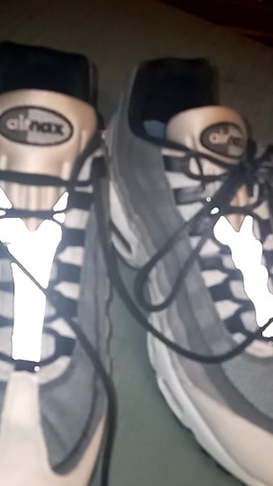 Nike MENS 12 Air Max 95