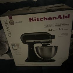  KitchenAid 5-Quart Stand Mixer - Like New