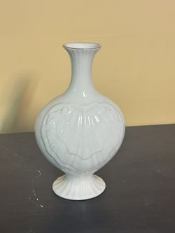 Lenox Aegean Bud Vase, 24k Gold Accents