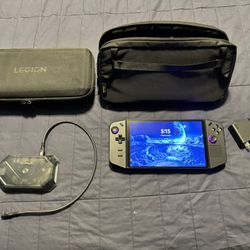 Lenovo - Legion Go 8.8" 144Hz WQXGA Gaming Handheld - AMD Ryzen Z1 Extreme - 16GB with 1 TB SSD - Shadow Black