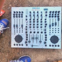 Allen & Heath Xone:3D DJ Mixer
