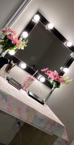 Hermosos espejos nuevos echos a mano para maquillarse , o para hombre para sus perfumes, cremas, ext.