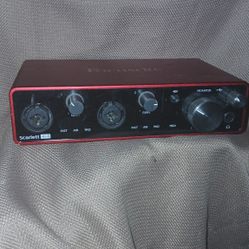 Focusrite Scarlett 4i4 3rd Gen Audio Interface– Barely used, Amazing Deal! Mics, Guitars, Sound Recording, Guitar