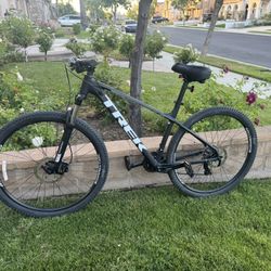 Trek Marlin 5 Mountain Bike