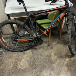 Giant Talon 3 Mountain Bike 