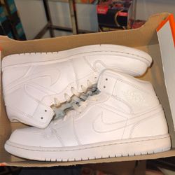 Jordan 1 Retro (No Original Box)