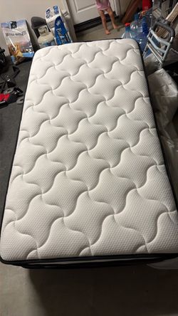 12" Plush Memory Foam Twin Matrress