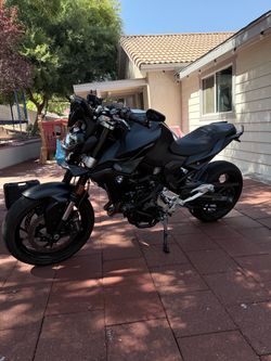 2023 BMW F900R
