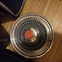 Like New Condition Set Of 4 15 Inches Hubcaps