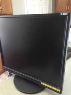 Envision 19 inch monitor with cables