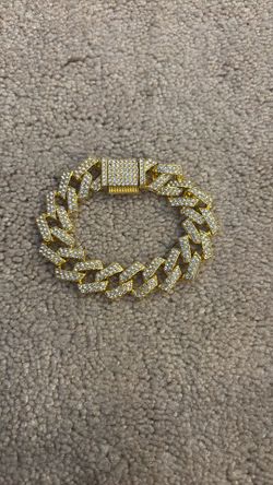 iced out cuben link bracelet