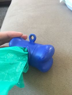 Dog poop bag holder for leash