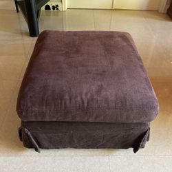 Ottoman 39”x33”