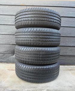 245 65 17 KUMHO I sell this Seth of tires with 80% life the 4