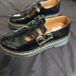 Ladies, patent leather shoes