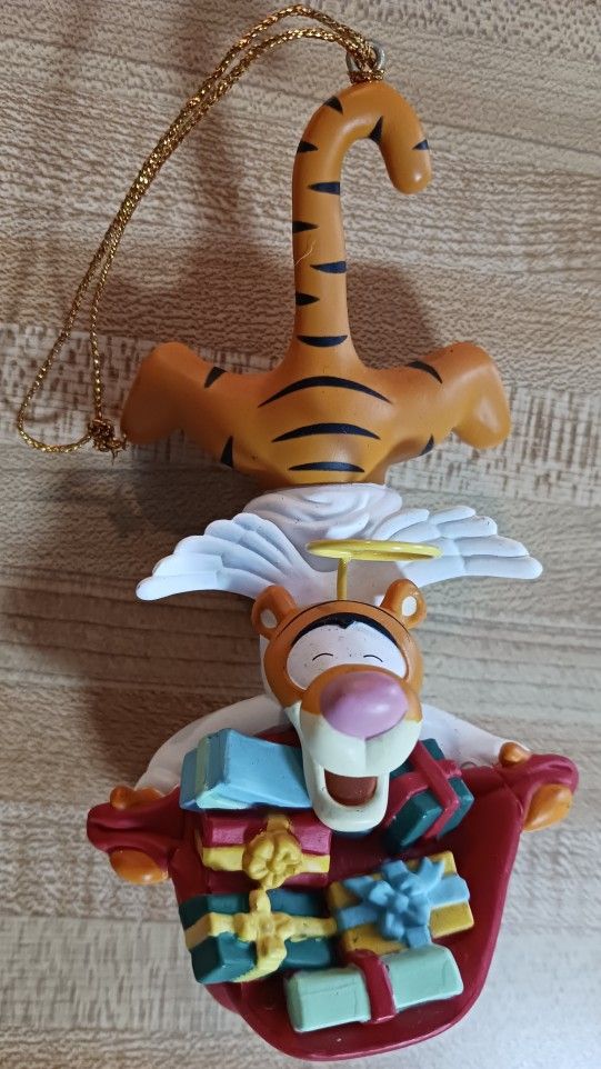 VINTAGE 1992 DISNEY/GROLIER TIGGER XMAS ORNAMENT IN ORIG BOX 5", REPLACEMENT COST NOW IS $50 SEE PIC