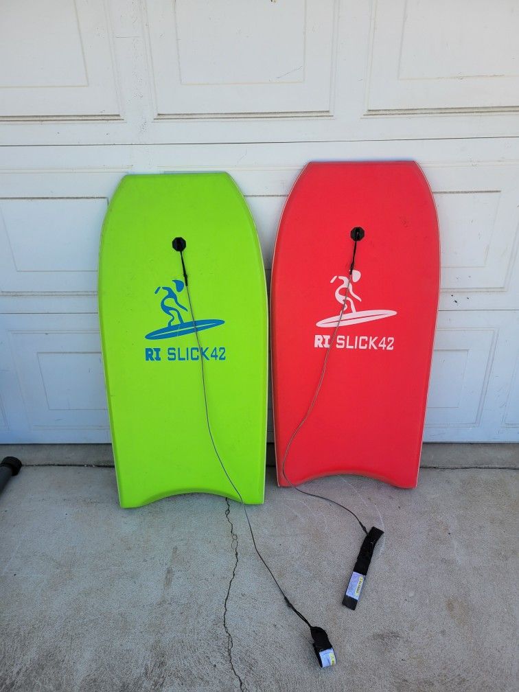 (2) Boogie Boards!