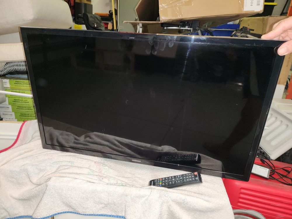 32" Samsung TV