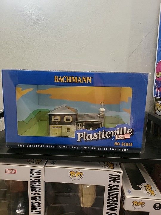 Bachmann #45005 "HO" Scale Plasticville USA Split Level House NIB