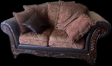 Traditional Loveseat & Sofa with Carved Wood Frame