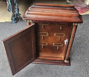 Old Fashion Key Holder