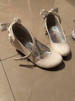 Girls shoes