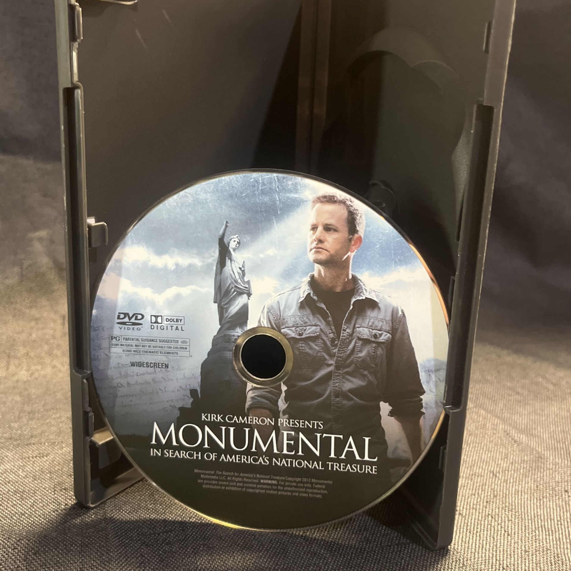 Monumental DVD