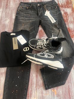 Jeans Sz 36, shoes Sz 8.5, tee Sz large