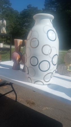 New 3ft floor vase high quality modern design 65  serious inquiry only please