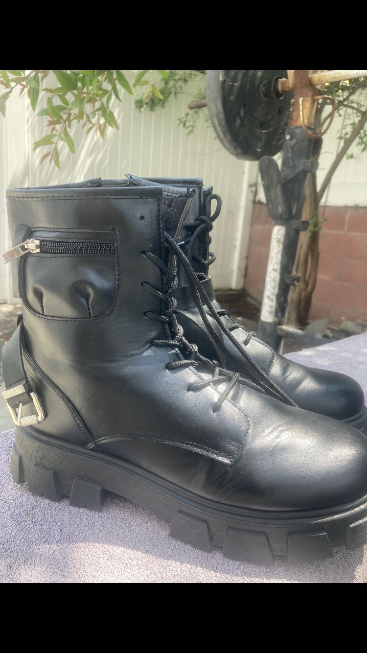Olivia Miller Black Leather Boots 