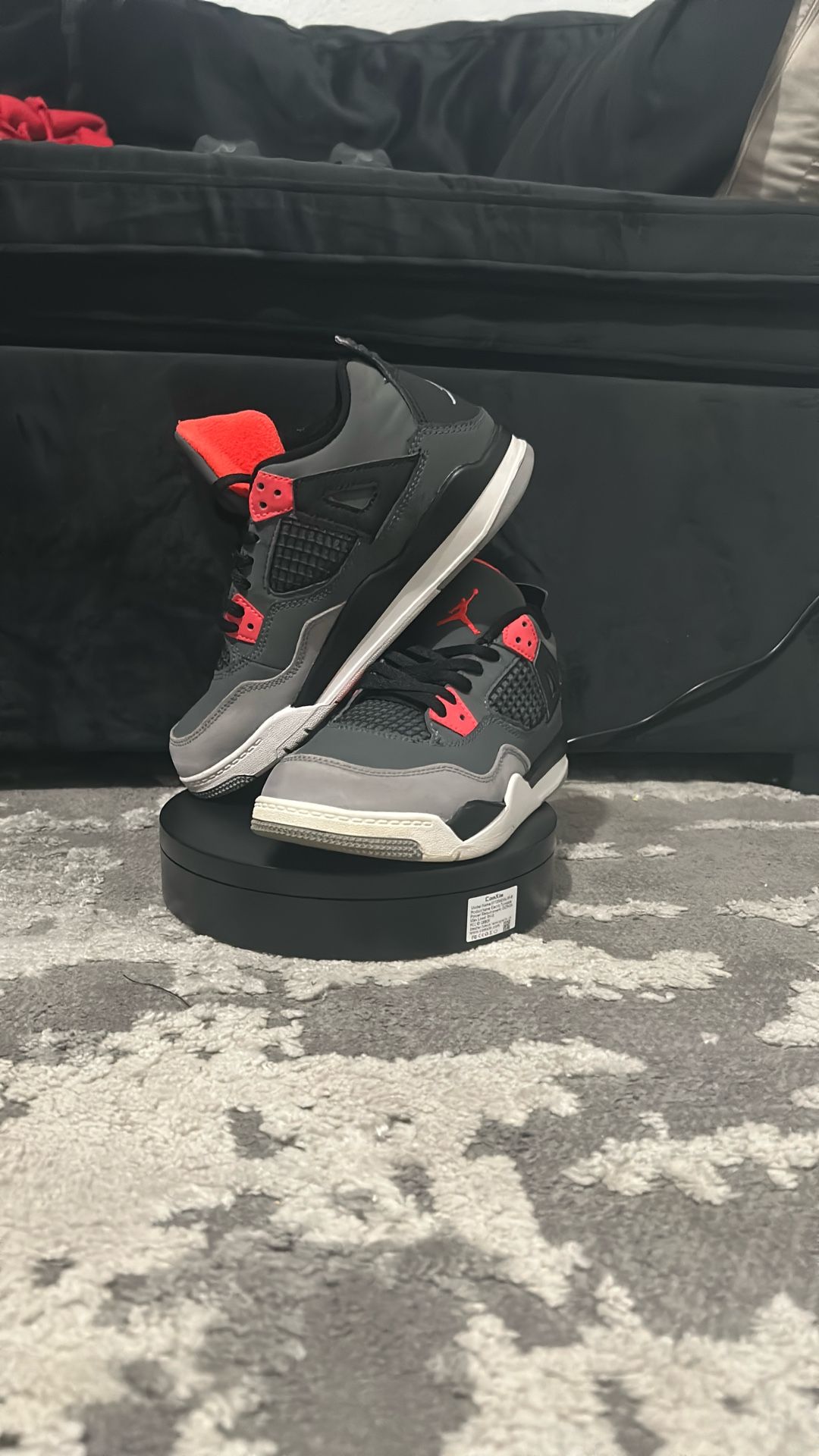 Infared Jordan 4 Retro